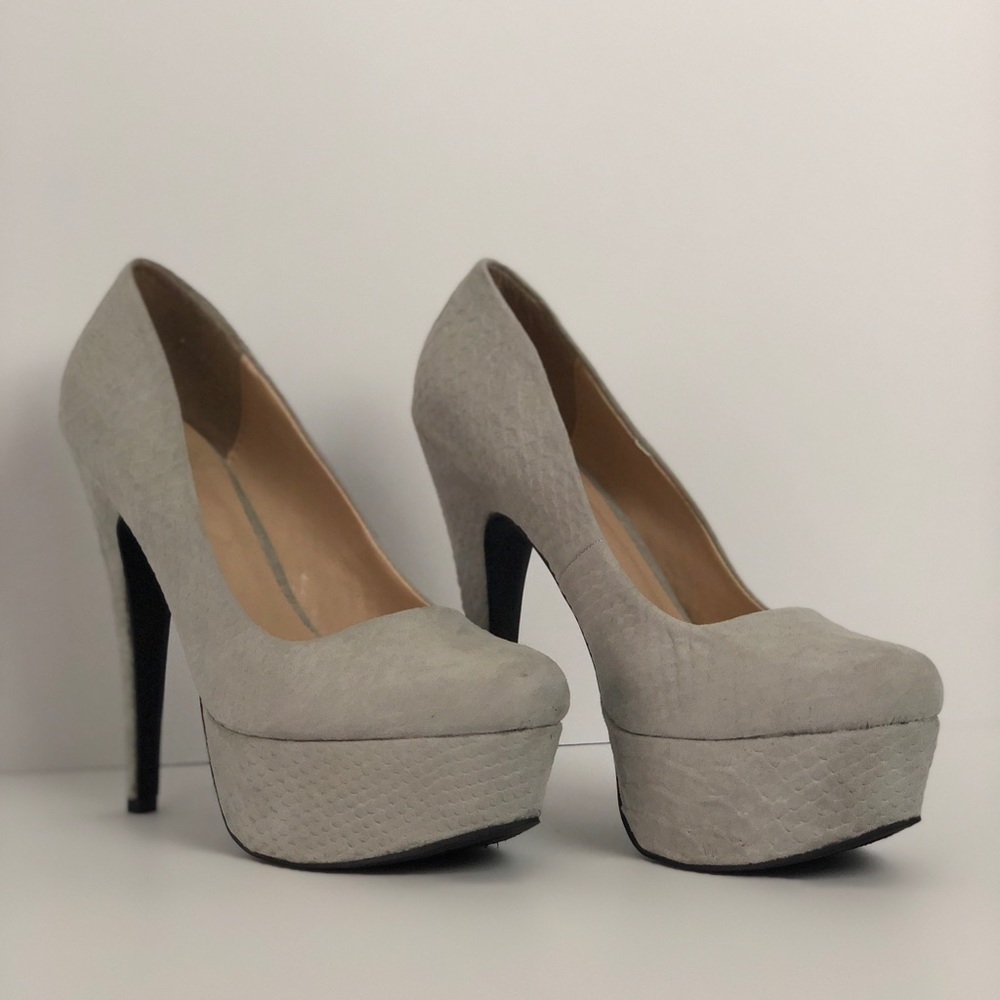 Qupid Grey Swede Stilettos sz 8.5